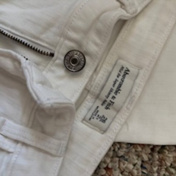 Abercrombie & Fitch High Waisted Skinny Jean - Picture 6 of 7